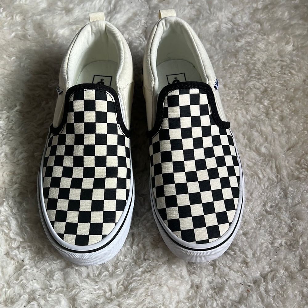 NWOT Vans Checkerboard Slip-ons Kids 3
